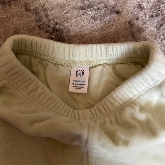 Baby Gap soft yellow velour pants - Picture 3 of 4